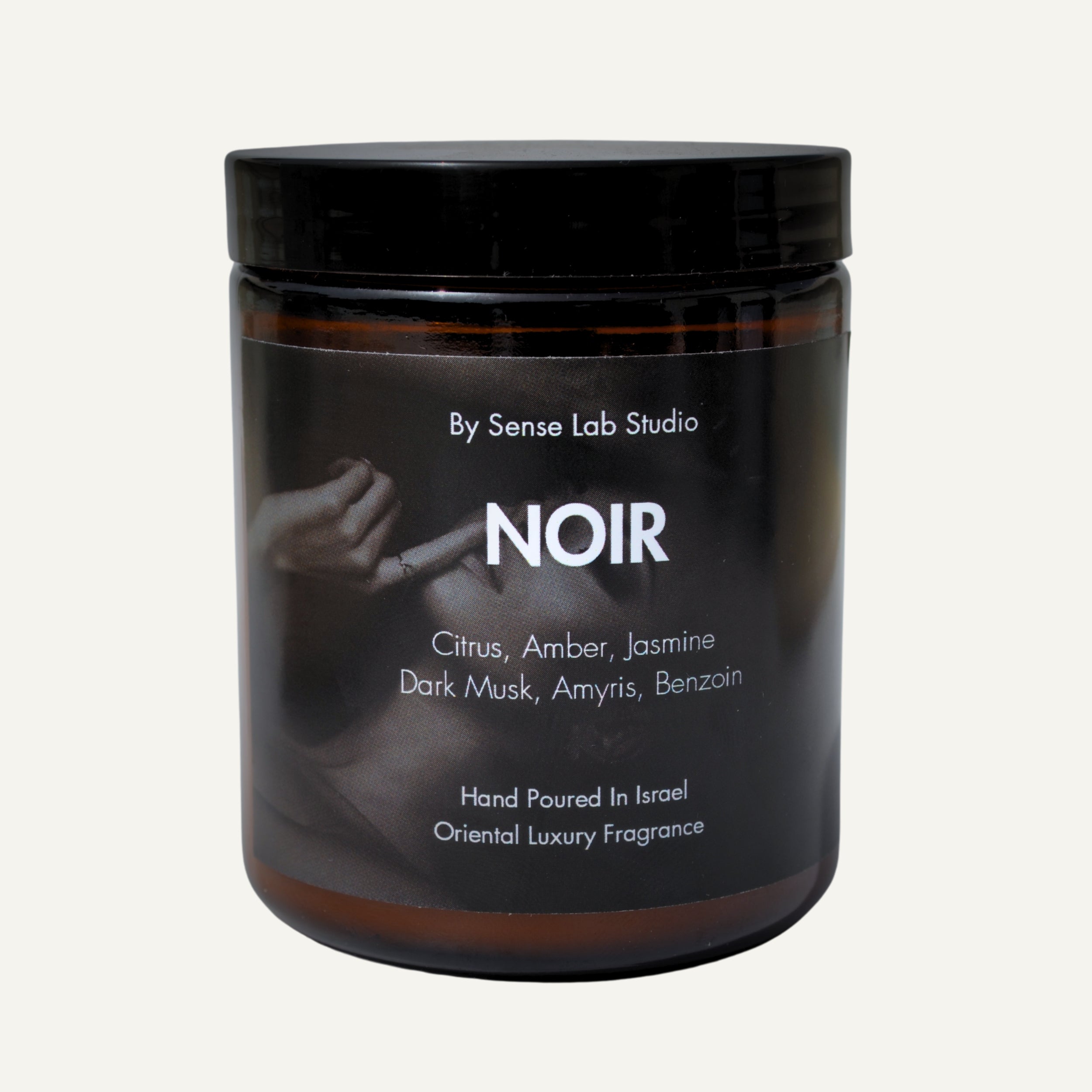 Noir - נר ריחני איכותי בניחוח שזיף ויסמין | 100% שעוות סויה