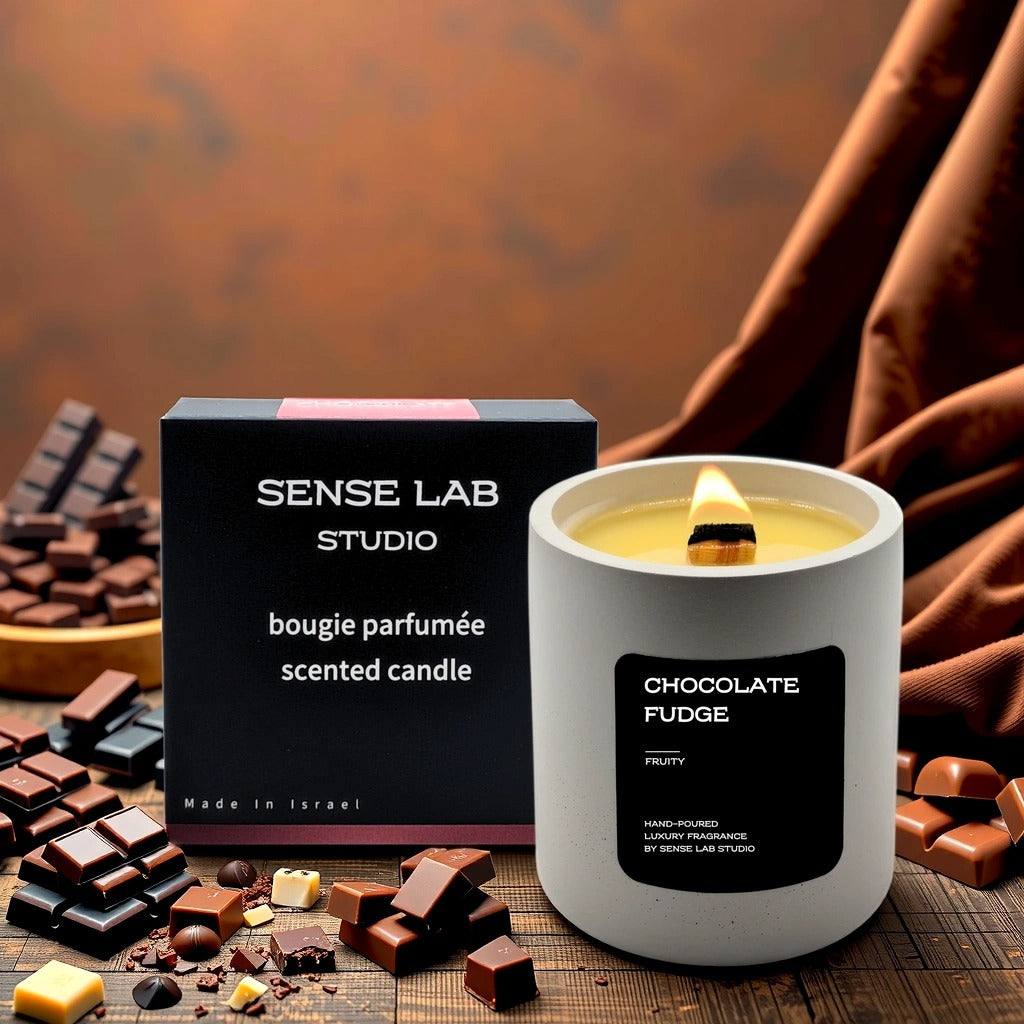 Chocolate Fudge - נר ריחני בכלי בטון scnted candle sense lab studio